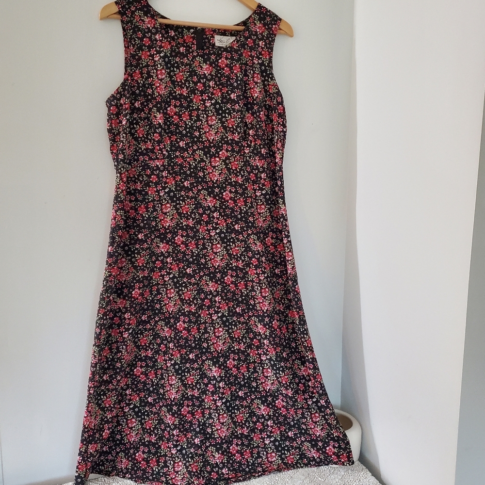 VTG KATHIE LEE 12 Sleeveless Black Floral Red Midi Dress Granny Cottage Cabin